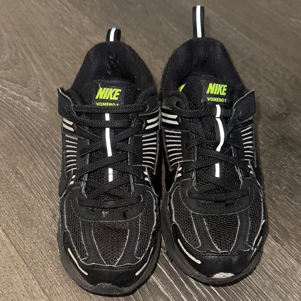 Nike Vomero 5